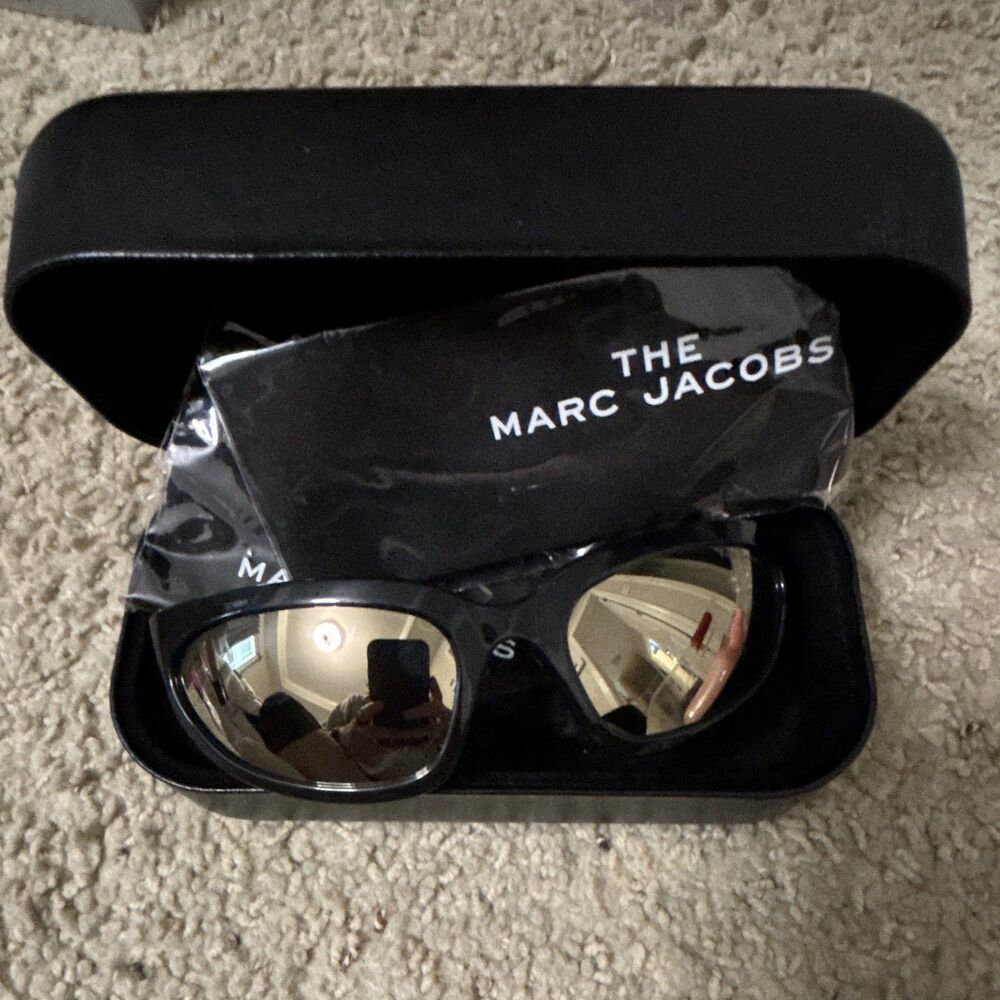 Marc Jacobs NYC 1984 Women’s Cat Eye Sunglasses Mirrored Gray, Black Frame